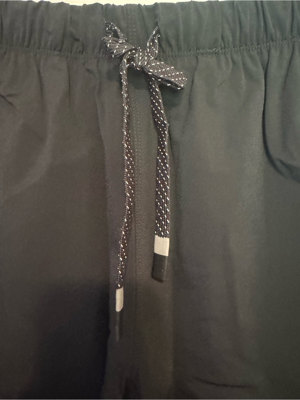 Men's Fabletics NWT Black Athletic Shorts, Size Medium - Picture 7 of 7